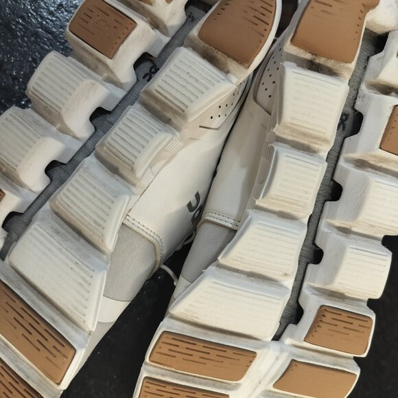 Women's On Cloud 5 Terry White Almond 99.98824 US size 8 - Picture 9 of 10